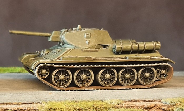 Der erste der fertigen Italeri 7523 "T-34/76"